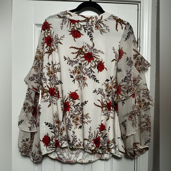 Floral Ruffle Sleeve Top - Red and White - Picture 7 of 8